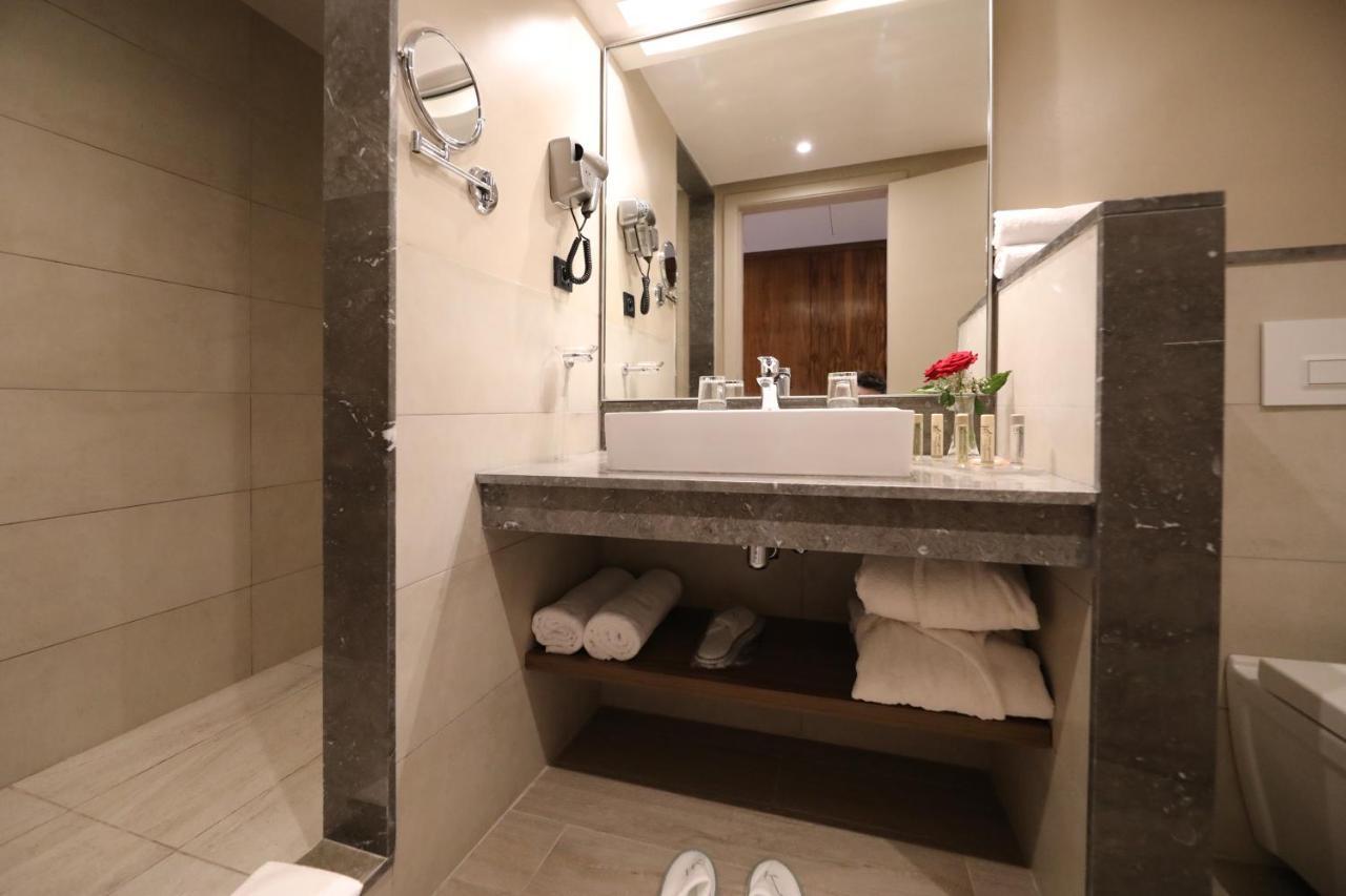 Kenzi Rose Garden Hotel Marrakesh Exterior photo Bathroom