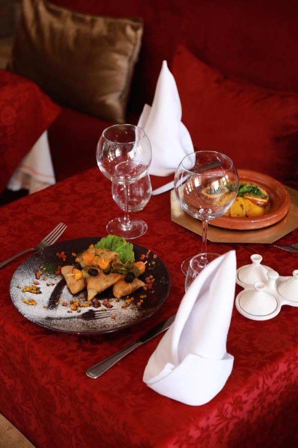 Kenzi Rose Garden Hotel Marrakesh Exterior photo A restaurant in Marrakech